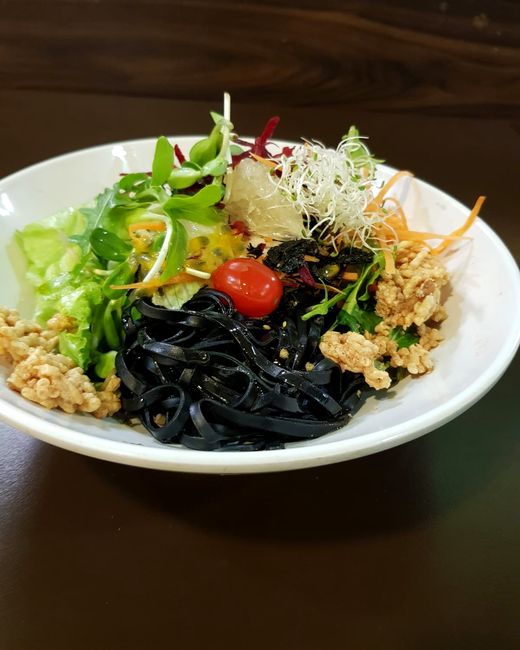 黑炭沙律面