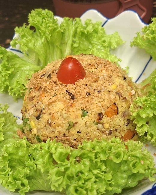 七彩小米炒饭
